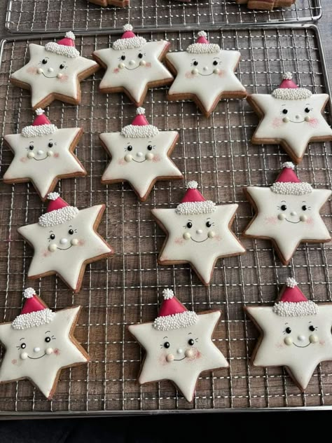 Star Shaped Christmas Cookies, Christmas Cookie Icing, Iced Christmas Cookies, Star Sugar Cookies, Christmas Sugar Cookies Decorated, Super Cookies, Christmas Cookie Box, Valentine Sugar Cookies, Cute Christmas Cookies