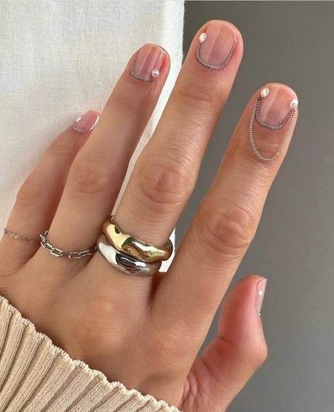 Bachelorette Party Nails, New Nail Trends, Metallic Nail Art, Summer Nails Ideas, Metallic Nail, Trendy Nail Designs, Fall Nail Trends, Trendy Nail Art Designs, Party Nails