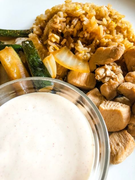 White Sauce Hibachi, Hibachi White Sauce, White Sauce Recipe Hibachi, Diy Hibachi, Chinese White Sauce, Japanese White Sauce, Hibachi Sauce, Easy White Sauce, Hibachi Recipes