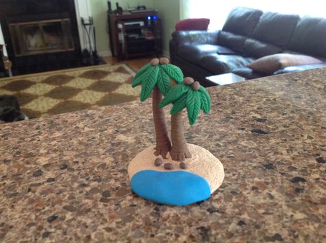 Coconut Clay Art, Fondant Palm Tree, Clay Palm Tree, Polymer Clay Palm Tree, Polymer Clay Surfboard, Ceramic Palm Tree, Lego Palm Tree, Clay Birds, Modeling Clay