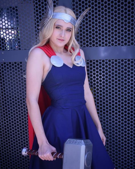 The mightiest avenger ~ Thor . . . ? Thor Disneybound, Avengers Disneybound, Pretty Cosplay, Thor Cosplay, Female Thor, Disney Bounding, Dapper Day, Fancy Dress, Thor