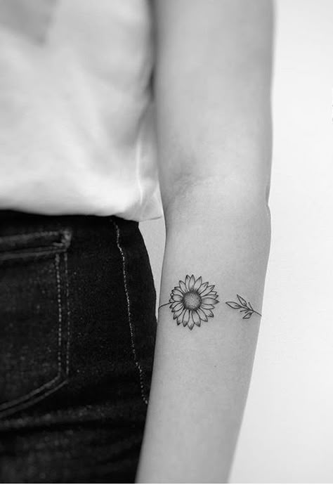 Font Tato, Hamsa Tattoo, Inspiration Tattoos, Cat Tattoos, Disney Tattoo, Delicate Tattoo, Shoulder Tattoos, Sunflower Tattoos, Tiny Tattoo