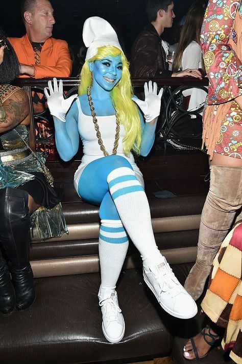 Ashanti halloween Smurf Costume, Svedka Vodka, Best Celebrity Halloween Costumes, Hot Halloween, Annual Halloween Party, Celebrity Halloween, Celebrity Costumes, Black Cosplay, Clever Halloween Costumes