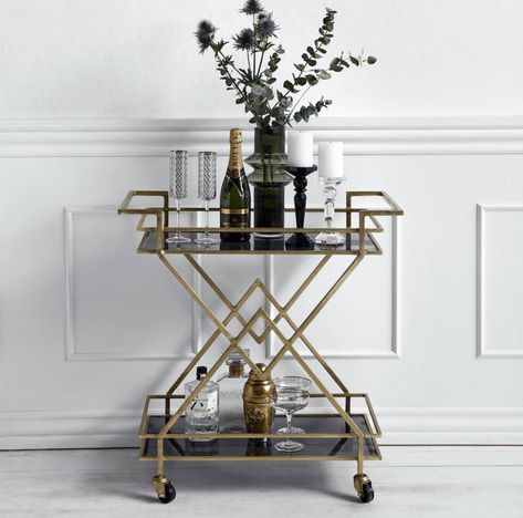 Hostess Trolley, Gold Drinks, Shabby Chic Design, Bar Vintage, Drinks Trolley, Beautiful Bars, Beautiful Storage, Art Deco Glass, Art Deco Furniture