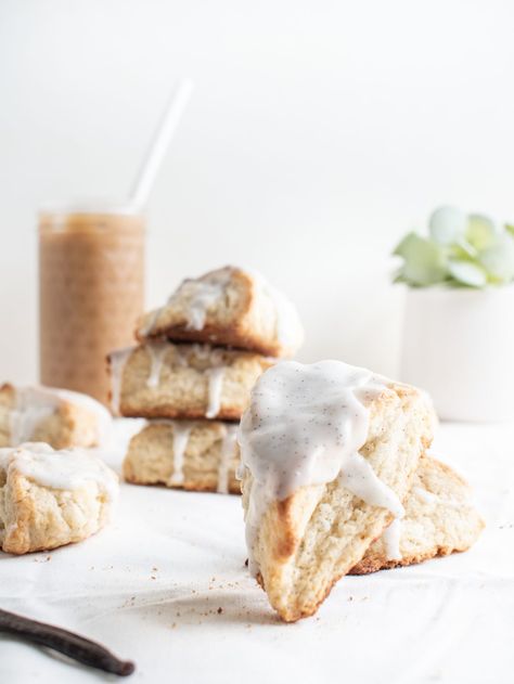 Vanilla Bean Scones - Fresh Bean Bakery Vanilla Bean Scones, Morning Muffins, Mini Scones, Scone Recipes, Fluffy Cinnamon Rolls, Scones Ingredients, Vanilla Recipes, Brunch Time, Homemade Vanilla