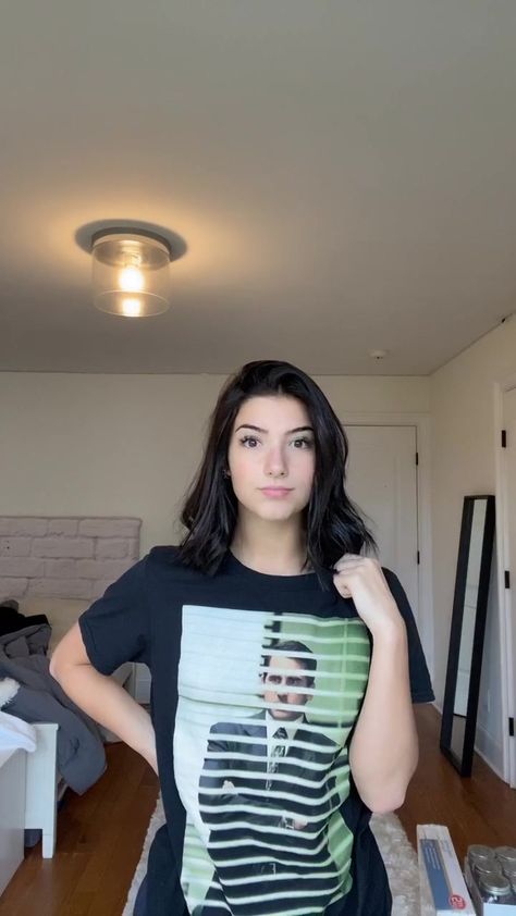 Charlie D'amelio, Charlie D'amelio Tik Tok Videos, Tick Tock Videos, Photo Charli, Liza Soberano No Make Up, Tik Tok Fashion, Charli Rares, Hype House, Tik Tok Videos