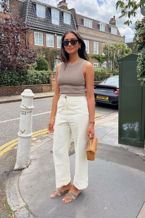 What to Wear in London: Your Ultimate Guide for Stylish Comfort Year-Round | #falloutfits Holiday Outfits for Christmas & New Years Eve London Outfits Summer, Summer Outfits London, London Summer Outfits, London Outfit Summer, London Summer Outfit, City Summer Outfits, English Outfit, Outfit London, August Outfits