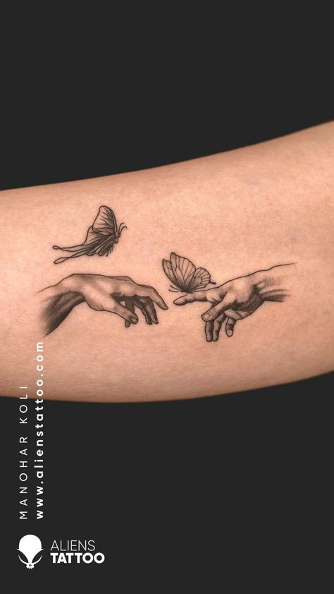 Hands God Tattoo, Adam And Gods Hands Tattoo, God Giving Adam Life Tattoo, The Hands Of God And Adam Tattoo, Painting Tatoos Ideas, Michelangelo Hands Tattoo Design, God And Man Hands Tattoo, God And Man Touching Tattoo, The Hand Of God Tattoo