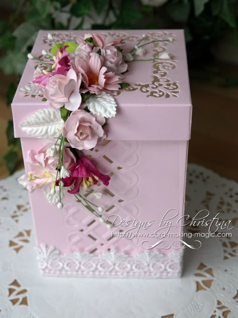 Decorated Boxes Ideas Gift, Pretty Boxes Decor, Decorated Gift Boxes, Box Decorations Ideas, Decorating Gift Boxes, Handmade Gift Boxes Ideas, Wedding Gift Box Ideas, Gift Box Decorating Ideas, Decorated Boxes Ideas