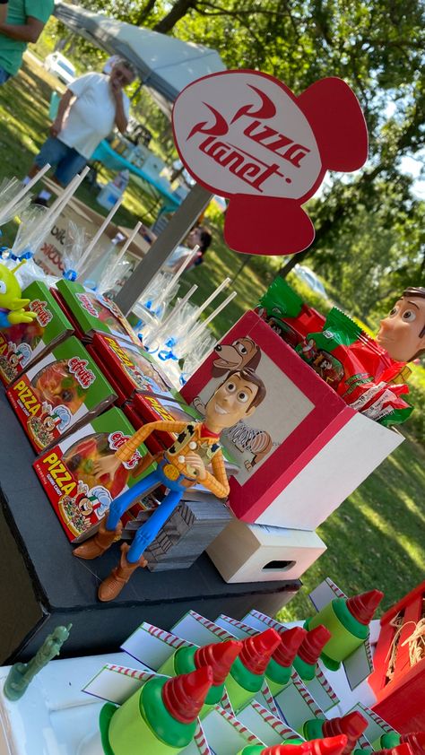 Toystory Party Table, Toy Story Birthday Treat Table, Toy Story Desert Table Ideas, Toy Story Food Table, Toy Story Dessert Table Ideas, Pixar Party Decorations, Toy Story Birthday Table Ideas, Woody Theme Birthday Party, Buzz And Woody Birthday Party