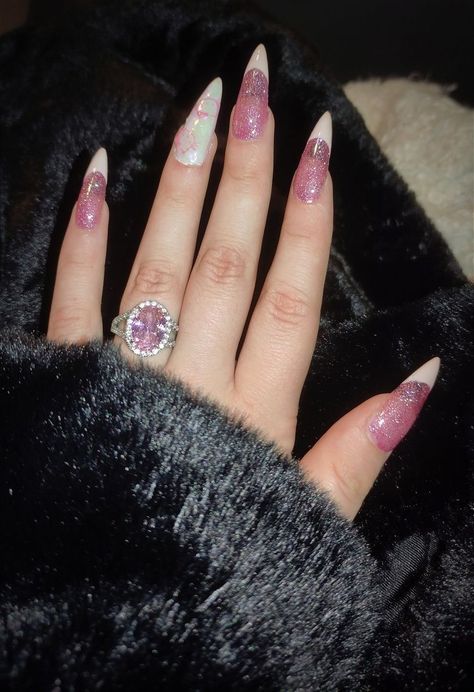 Glitter Hello Kitty Nails, Glittery Pink Nails, French Tips White, Prettiest Nails, Hello Kitty Nail Art, Kitty Nail Art, Hello Kitty Nail, Hello Kitty Nails Art, Kitty Nail