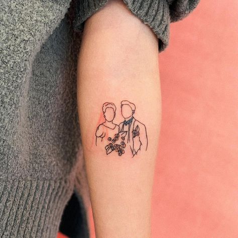 Simple line portrait tattoo - Wedding portrait tattoo Faceless Portrait Tattoo, Small Portrait Tattoo, Line Portrait Tattoo, Carnation Tattoo, Tattoo Wedding, Mommy Tattoos, Tattoo Reference, Omerta Tattoo, Space Tattoo