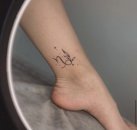 Capricorn Ankle Tattoo, Capri Tattoo, Capricorn Sign Tattoo, Animal Design Tattoo, Cool Nature Tattoos, Cool Tattoos For Girls, Nature Tattoo Ideas, Cool Ear Tattoos, Ear Tattoo Ideas