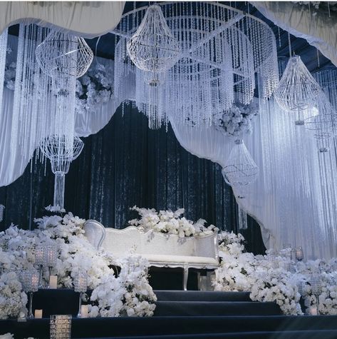 Pelamin Nikah Mewah, Malay Wedding Pelamin Simple, Roka Ideas, Wedding Pelamin, Weeding Themes, Songket Wedding, Pelamin Tunang, Wedding Planning Checklist Budget, Pelamin Nikah