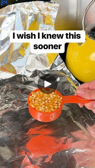 Cooking Popcorn, Kettle Corn Recipe, Popcorn Recipes Easy, Popcorn Toppings, How To Make Popcorn, Diy Popcorn, Stovetop Popcorn, Frosty Recipe, Healthy Popcorn