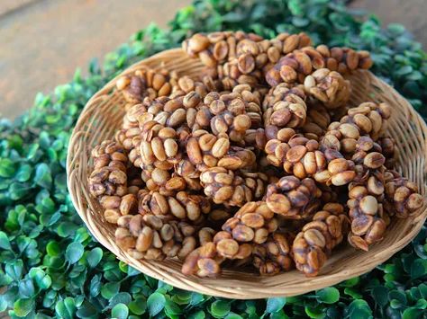 Why is Kopi Luwak Coffee so Expensive? Asian Palm Civet, Kopi Luwak Coffee, Civet Coffee, Luwak Coffee, Coffee Product, Expensive Coffee, Luxury Food, Dark Roast Coffee, Edible Gold