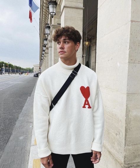 Ami Paris - Street Style Turtleneck Outfits, White Sweater Outfit, Sweater Outfits Men, American Boys, Noah Beck, Urban Style Outfits, Street Style Outfits Men, Mens Outfit Inspiration, Paris Outfits