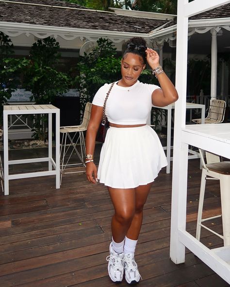 All White Baddie Outfit, Summer Sneaker Outfits, White Baddie, White Tennis Skirt Outfit, Cute Tennis Outfit, Baddie Era, Tennis Skirt Outfits, Style 2025, Short Skirts Outfits