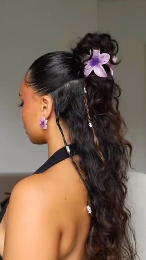 Island Girl Hairstyles, Teenagers Hairstyles, Hawaii Hairstyles, Island Hairstyles, Island Hair, 6 Flags, Quick Curly Hairstyles, Hawaiian Hairstyles, Y2k Hairstyles