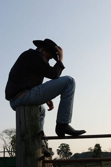 Kentucky Love Cowboy Aesthetic Men, Cowboy Hat Photoshoot, Cowboy Photoshoot, Cowboy Vibes, Cowboys And Angels, Cowboy Love, Rodeo Cowboys, Cowboy Stuff, Country Aesthetic