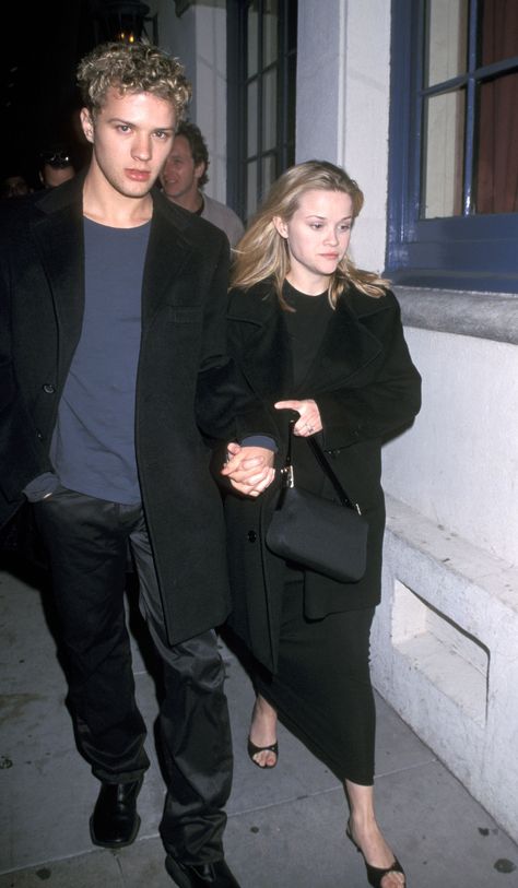 Ryan Phillippe and Reese Witherspoon - HarpersBAZAAR.com Celebrity Couples Paparazzi, Couples Paparazzi, Korean Celebrity Couples, Interracial Celebrity Couples, Celebrity Couple Costumes, Cinerama Dome, Ryan Cooper, Black Celebrity Couples, 90s Couples