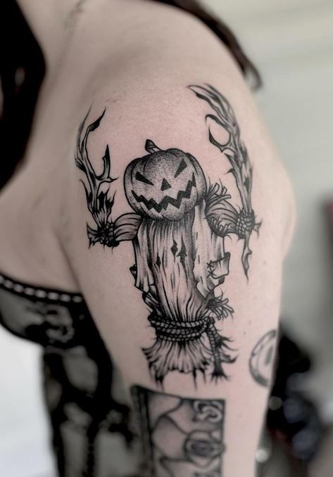 Sleepy Hollow Tattoo, Hollow Tattoo, Scarecrow Tattoo, Dr Tattoo, Cute Halloween Tattoos, Halloween Tattoos Sleeve, Lantern Tattoo, Pumpkin Tattoo, Autumn Tattoo