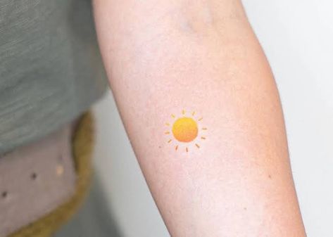 Yellow Ink Tattoos, Yellow Sun Tattoo, Yellow Tattoo, Tattoo Sonne, Minimal Tattoo Designs, Minimal Tattoo Ideas, Cow Tattoo, Sunset Tattoos, Pretty Hand Tattoos