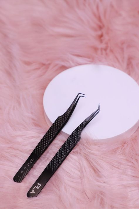 PLA's P00 and P1 in Matte Black are amazing volume tweezers. Both are great for the pinching technique. Lash Extension Tweezers, Hair Color Brush, Volume Lash Extensions, Eyelash Tweezer, Iphone Wallpaper Tumblr Aesthetic, Lash Extension, Volume Lashes, Holy Grail, Eyelash Extension