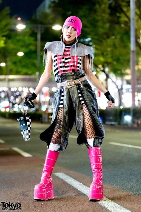 Pink Platform Boots, Harajuku Street Style, Japanese Fashion Designers, Japan Fashion Street, Estilo Harajuku, Pink Platform, Harajuku Street, Harajuku Fashion Street, Harajuku Style