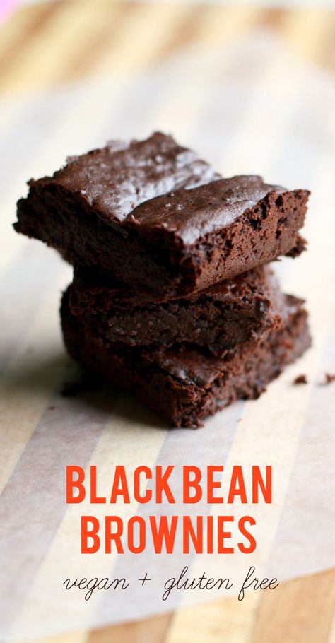 These black bean brownies are super rich and decadent, and best of all, they're gluten free and vegan! #glutenfree #vegan Yankee Recipes, Vegan Black Bean Brownies, Chocolate Texture, Homemade Brownie, Easy Brownie, Friends Recipes, Black Bean Brownies, High Protein Desserts, Bean Brownies