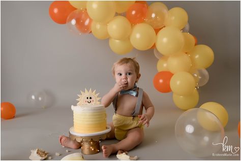 You are my sunshine 1st birthday cake smash Sun Cake Smash, Sun Smash Cake, Sunshine Cake Smash, Cake Smash First Birthday, Sun Cake, Sunshine First Birthday, Cake Smash Theme, First Birthday Photography, Sunshine Cake