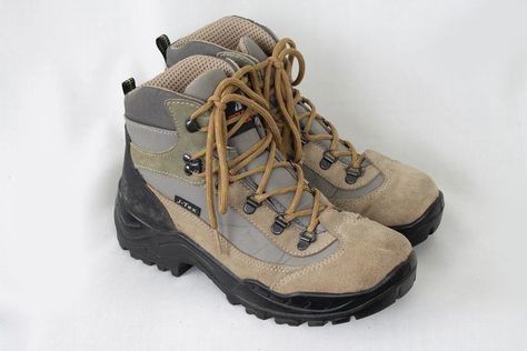 Cute Hiking Shoes For Women, Cute Hiking Shoes, Cute Hiking Boots, Hiking Boot Outfit, Hiking Boots Fashion, Hiking Shoes For Women, Women Hiking Shoes, Winter Hiking Boots, Hiking Boots Outfit