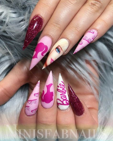 #nailart #nails #art #nailenthusiast #nailinspiration #nailgoals #stillettonails #acrylicnails #gelnails #nailtechs #nailartists #barbie Pink Barbie Nails Design, Barbie Nails Art, Barbie Nails Long, Barbie Nail Art Design, 1990 Nails, Barbie Nailart, Barbie Gel X Nails, Barbie Pink Nails With Glitter, Barb Nails