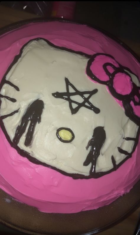 Creepy Hello Kitty Aesthetic, Scary Hello Kitty Aesthetic, Scary Hello Kitty Drawing, Cursed Hello Kitty Images, Hello Kitty Webcore, Hello Kitty Creepy, Hello Kitty Scary, Cursed Hello Kitty, Creepy Hello Kitty