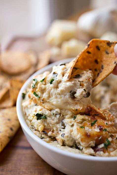 Roasted Cauliflower and Spinach Dip Cheesy Roasted Cauliflower, Dip And Chips, Cauliflower Dip, Touch Of Spice, Buffalo Chicken Dip, Spinach Dip, White Cheddar, Yummy Dips, Party Food Appetizers