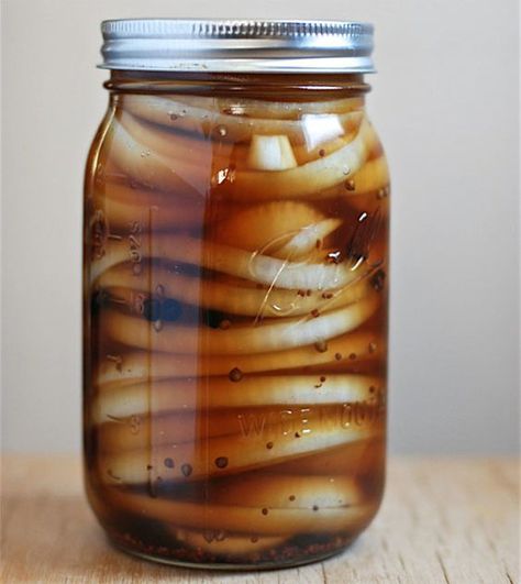 Stout Beer Pickled Onions Recipe | One tomato, two tomato Pickle Onions, Pickle Onions Recipe, Pickled Foods, Canning Pickles, In A Pickle, Cooking With Beer, Pickled Eggs, Pickled Veggies, Canning Food