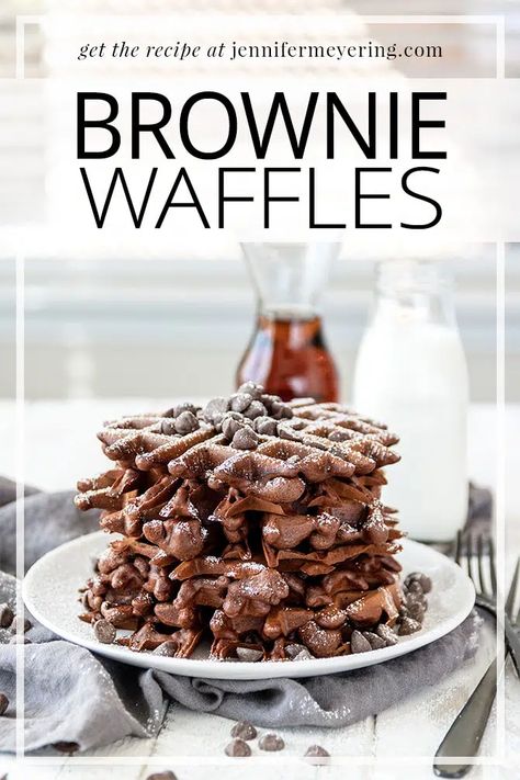 Waffles made with melted semi-sweet chocolate chips and cocoa powder making them the best sweet treat for breakfast. Beautiful Meals, Brownie Waffles, Cook Breakfast, Dessert For Breakfast, Waffle Maker Recipes, Iron Recipes, Chocolate Waffles, Eat Pretty, Breakfast Pastries