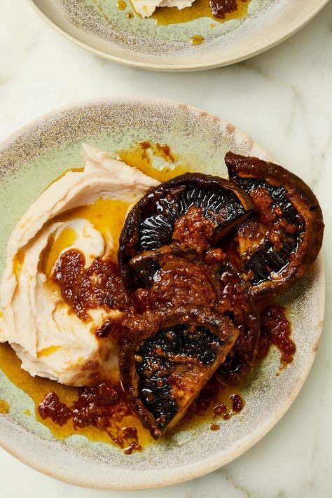 Ottolenghi Portobello Mushroom 'Steaks' & Butter Bean Mash Butter Bean Mash, Portobello Steaks, Portobello Steak, Bean Mash, Ottolenghi Recipes, Steak And Mushrooms, Steak Butter, Yotam Ottolenghi, Veggie Meals