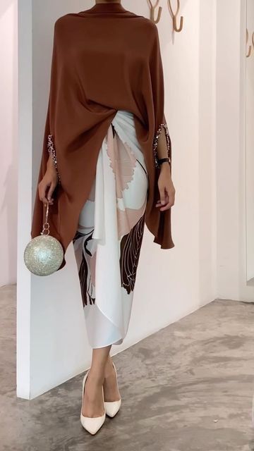 Mode Ab 50, Rok Outfit, Modesty Fashion, Elegant Dresses Classy, Muslimah Fashion Outfits, Muslimah Fashion, Modest Fashion Outfits, Abayas Fashion, Looks Chic