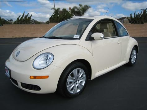 Harvest Moon Beige 2010 Volkswagen Beetle ~ Only of my dad would actually let me get one of these 2010 Volkswagen Beetle, 2009 Volkswagen Beetle, Volkswagen Convertible, Mercedes Auto, Beetle Vw, Volkswagen Beetles, Volkswagen Beetle Convertible, Bug Car, Volkswagen New Beetle