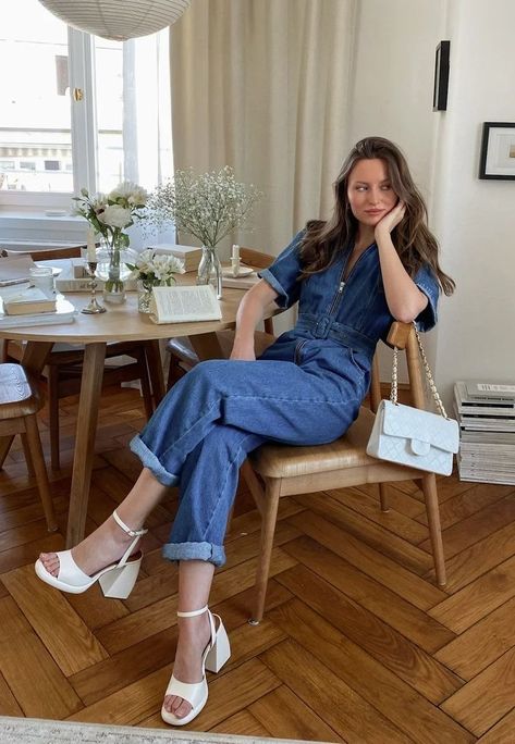 Livia Auer, Comfy Spring Outfits, Outfit Elegantes, Athleisure Trend, Casual Day Outfits, Looks Street Style, Grace Kelly, Business Casual Outfits, Looks Style