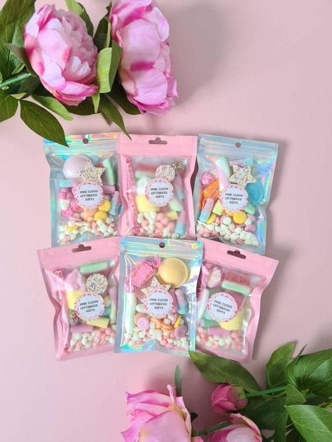 Childrens Wedding Favours, Teen Girl Birthday Gifts, Kids Wedding Favors, Baby Shower Sweets, Party Bags Kids, Grandson Birthday, Kids Favors, Sweet Bags, Mini Gift