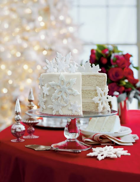 Cake Recipes Every Southerner Should Master Christmas Cakesicles, Roasted Pears, Syrup Cake, Bolo Red Velvet, Winning Recipes, White Cake Recipe, Cake Christmas, White Cakes, Christmas Cake Decorations