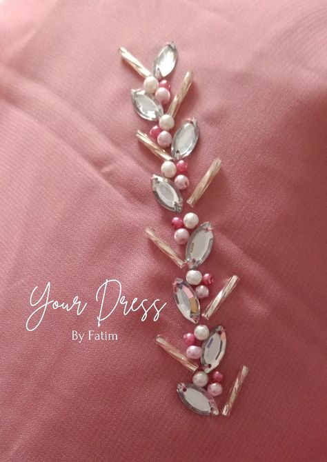 Jasa jahit online malang ig: yourdress_byfatim Pola Payet Leher, Payet Ban Pinggang, Model Payet Lengan, Embellished Jacket Diy, Payet Lengan, Payet Leher, Pola Payet, Inspirasi Payet, Model Payet