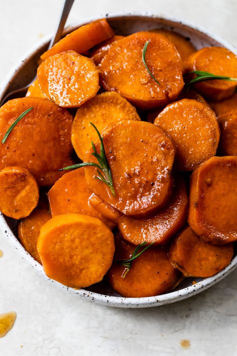 Candied Sweet Potatoes – WellPlated.com Canned Sweet Potato Recipes, Southern Candied Yams, Candied Sweet Potato Recipes, Candied Yams Recipe, Sweet Potato Pecan, Sweet Potato Recipes Baked, Potato Candy, Sweet Potatoes Recipe, Canning Sweet Potatoes