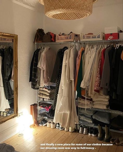 Ikea Omar, University Rooms, Clothing Rack Bedroom, Girl Apartment Decor, Student Room, Ikea Bedroom, Wardrobe Room, Room Redesign, Room Transformation