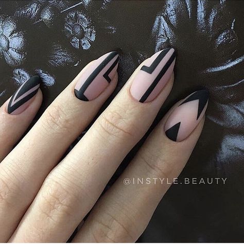 Almond Nails Geometric Designs, Geometric Nails Almond, Nail Art Geometric Lines, Coffin Geometric Nails, Nail Design Geometric, Nails Geometric Design, Black Geometric Nails, Black Line Nails, Nail Designs Men