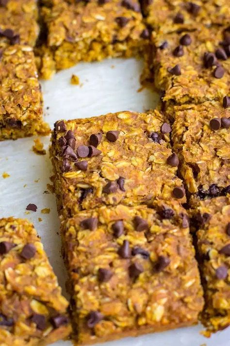 Oat Breakfast Bars, Fall Yummies, Pumpkin Peanut Butter, Peanut Butter Oat, Oat Breakfast, Pumpkin Oats, Pumpkin Breakfast, Peanut Butter Oats, Quick Healthy Snacks