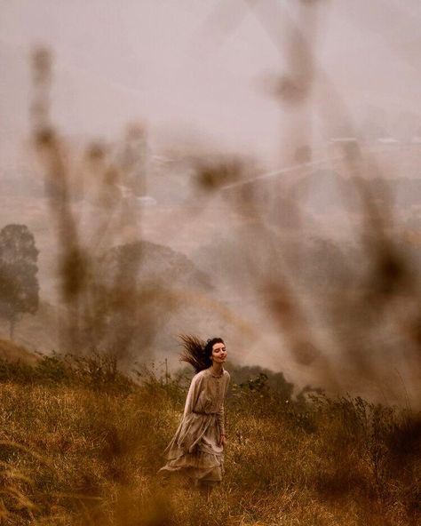 He Doesn't Love Me, Fog Photography, Autumn Photoshoot, Gum Trees, Nature Photoshoot, Studio Photography Poses, Dreamy Photography, Foggy Morning, Cinematic Photography