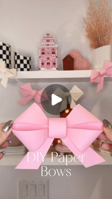 Bow Paper Craft, How To Make Paper Bows, Diy Large Bow, Bow Out Of Wrapping Paper, Diy Big Bow, Cherish Larsen, Paper Bows Diy, Bows For Presents, Paper Ribbon Bows